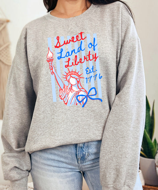 Sweet Land of Liberty Statue of Liberty Sweatshirt | Feminine Patriotic Bow Crewneck | USA 1776 Graphic Pullover (Copy)