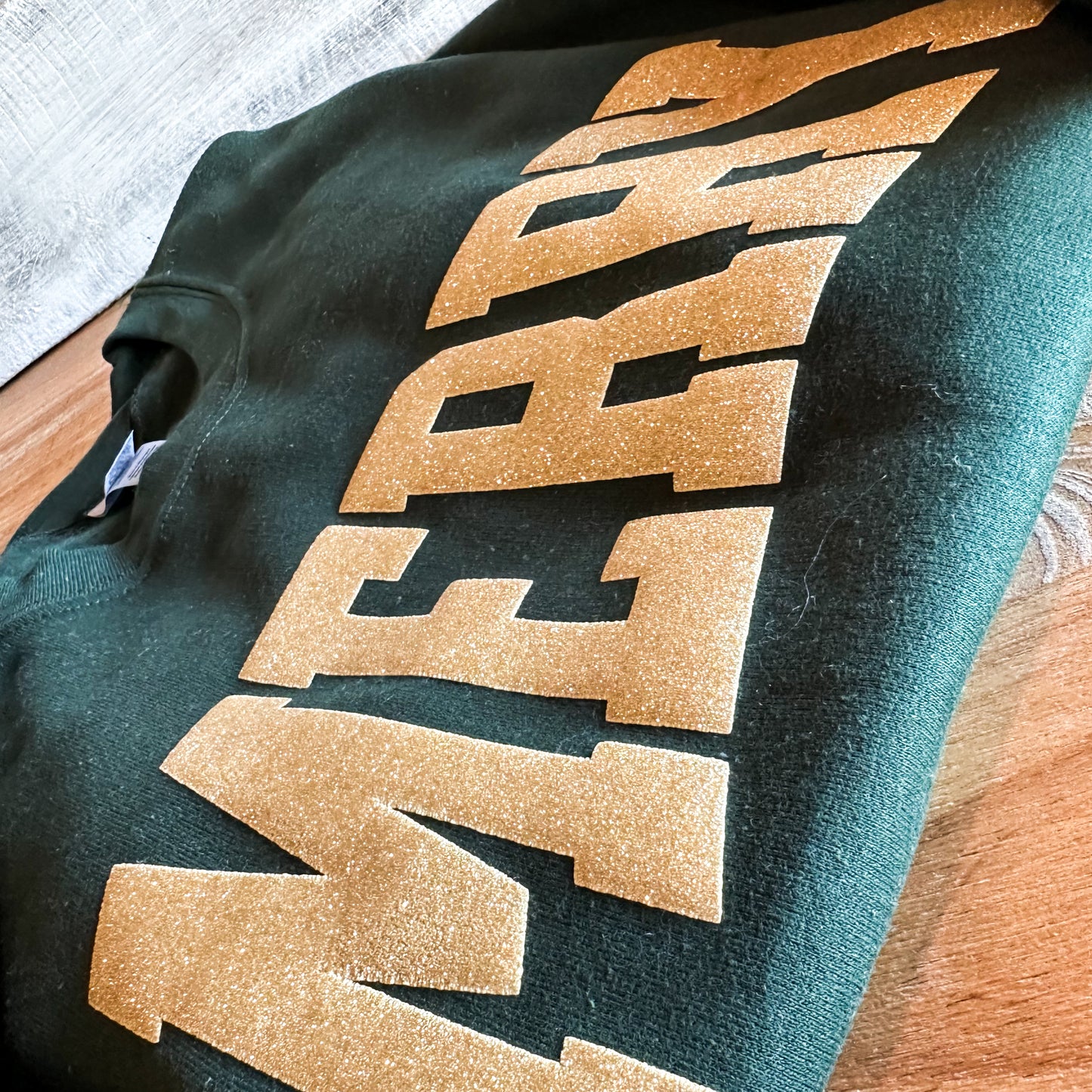 MERRY Sweatshirt – Gold Glitter Puff Letters