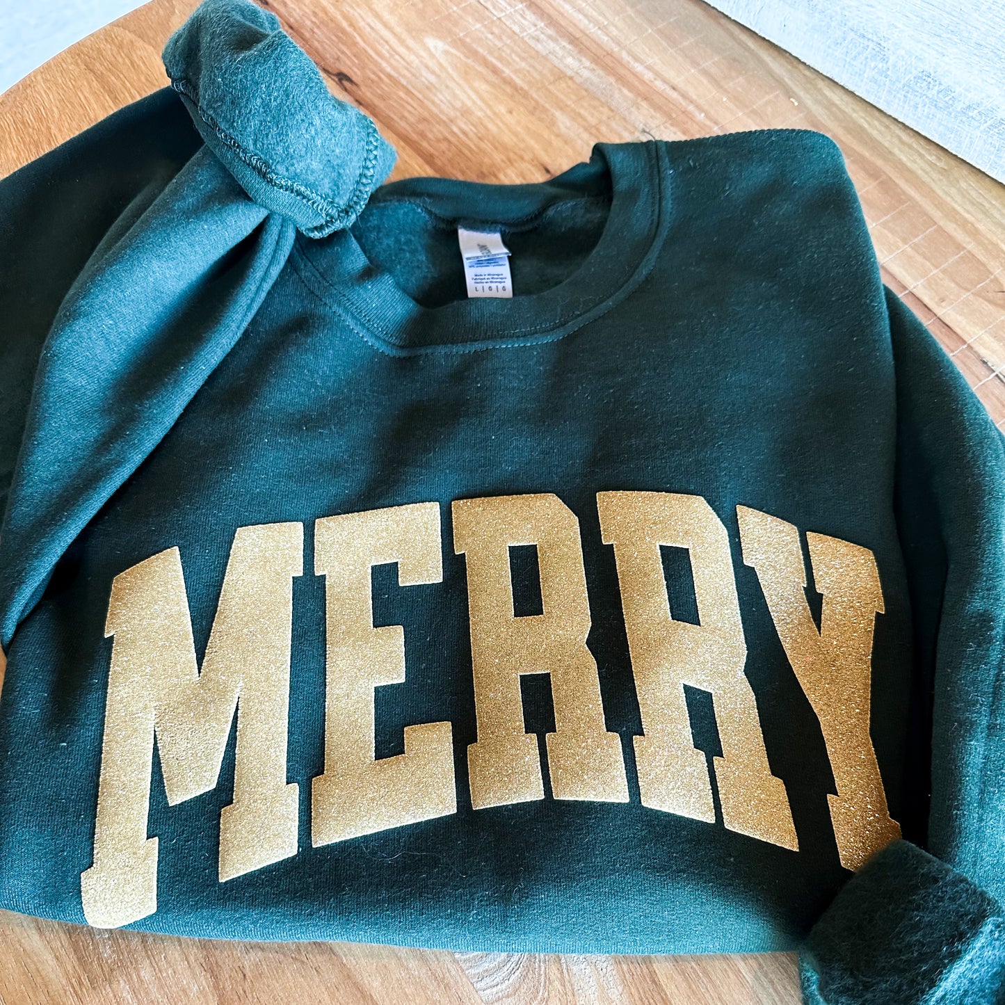 MERRY Sweatshirt – Gold Glitter Puff Letters