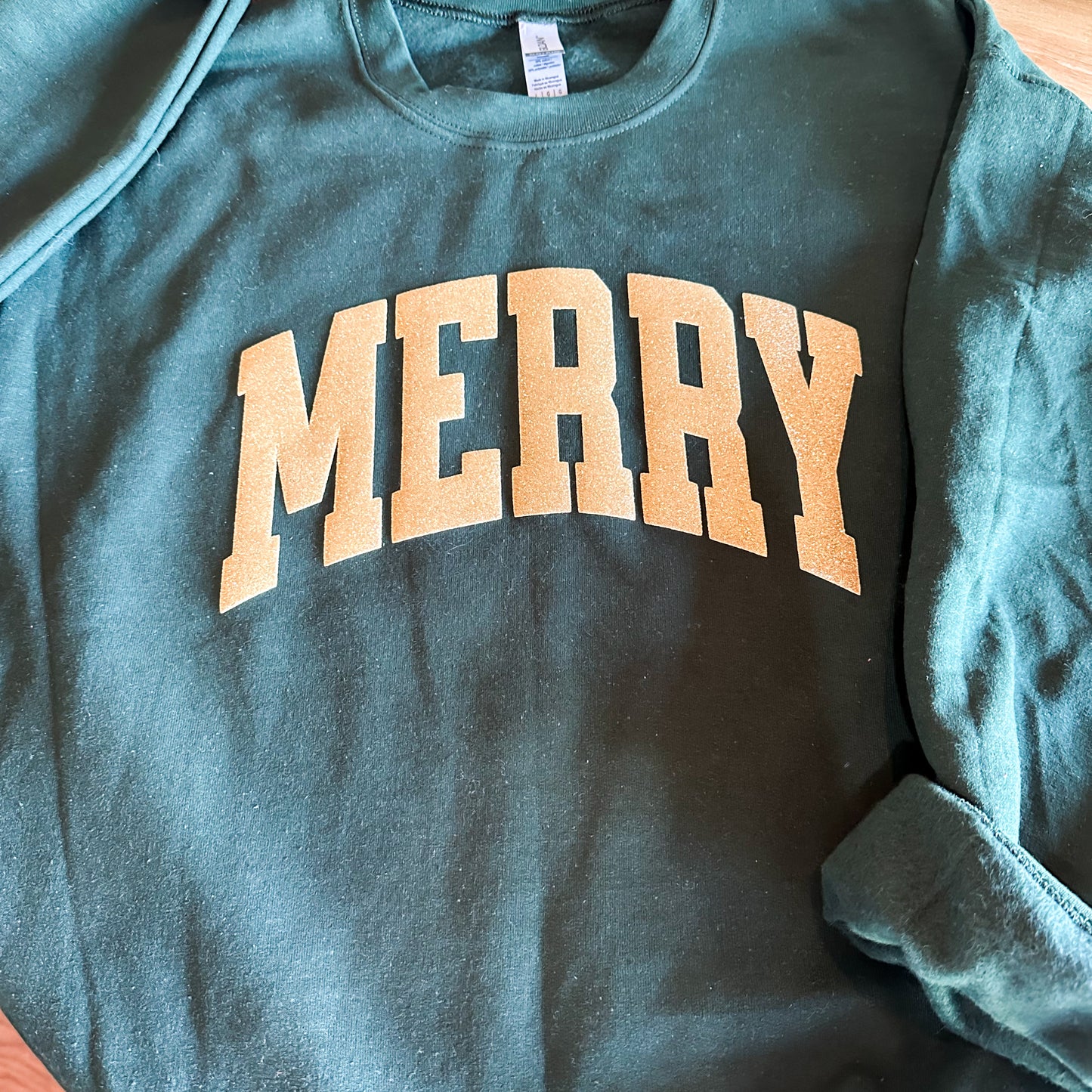 MERRY Sweatshirt – Gold Glitter Puff Letters