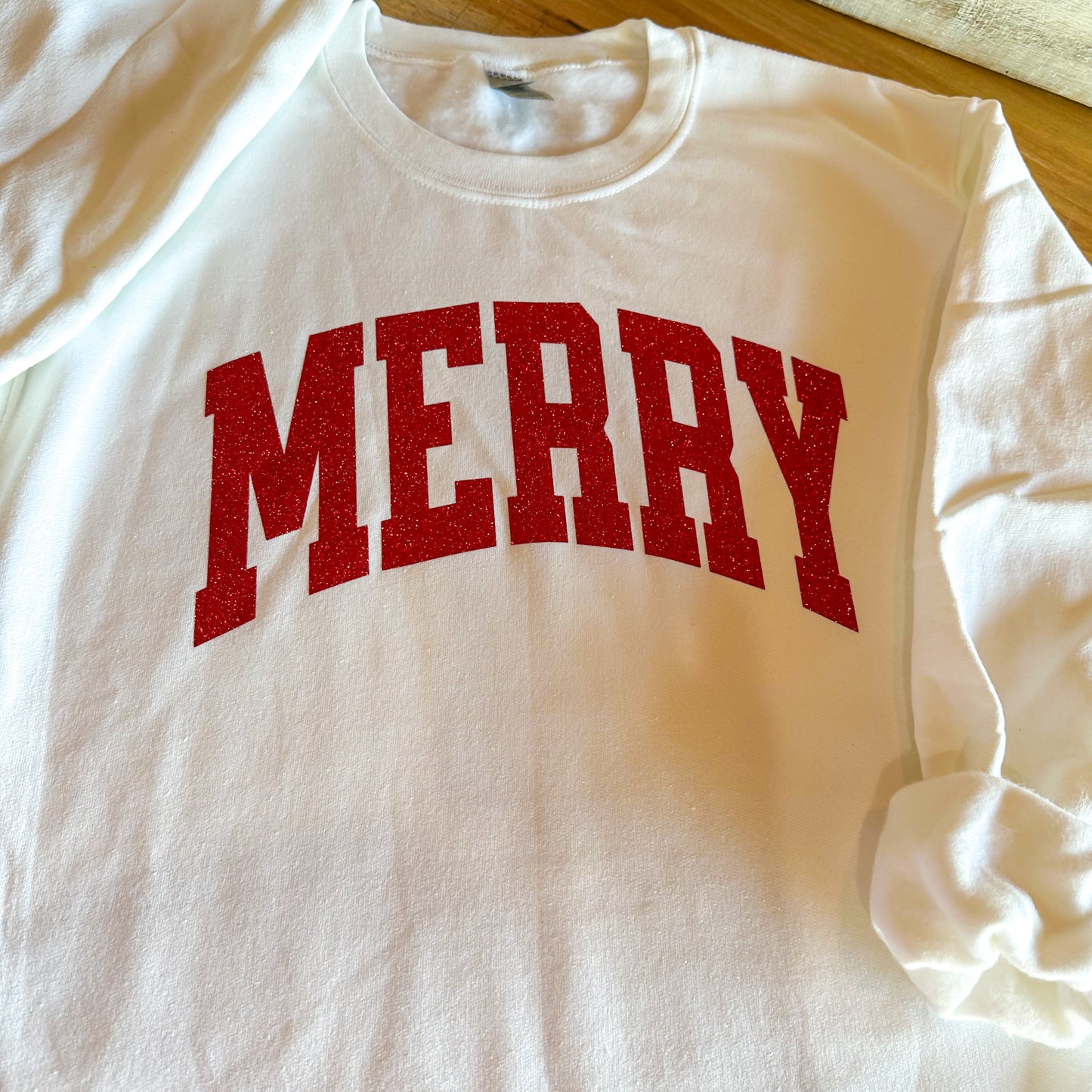 MERRY Sweatshirt – White with Red Glitter