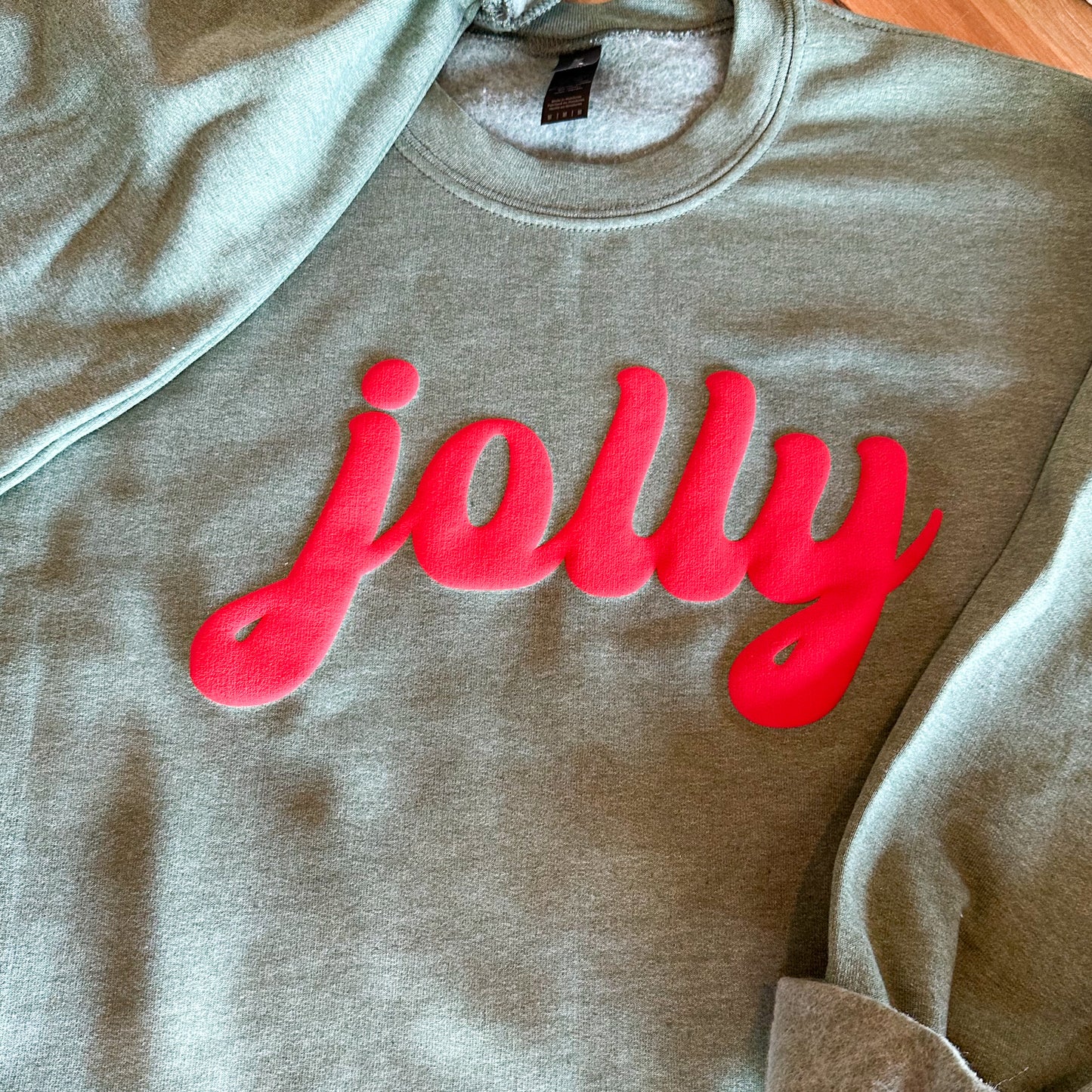 JOLLY Sweatshirt – Sage Green with Red Puff Print