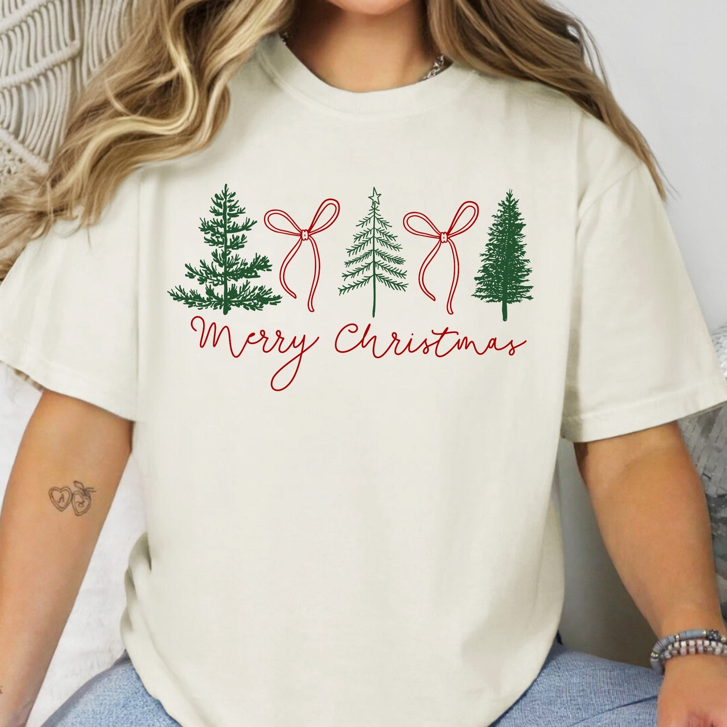 Merry Christmas Red Bows &amp; Evergreen Trees Tee Comfort Colors