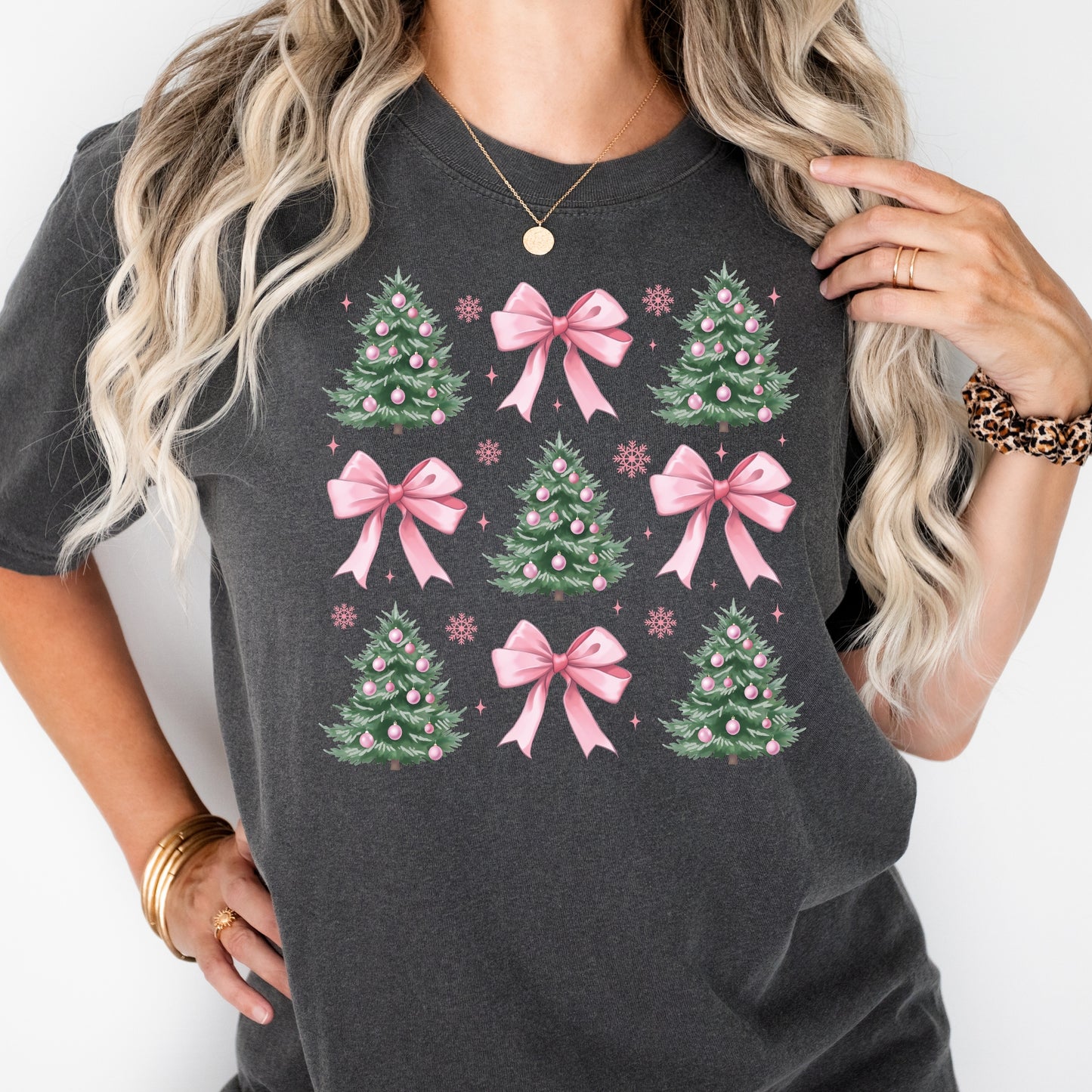 Coquette Christmas Tree and Pink Bows Tee – Comfort Colors